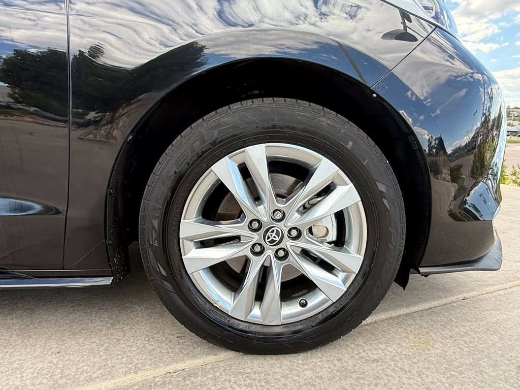 Used 2022 Toyota Sienna Limited AWD/4WD image 26