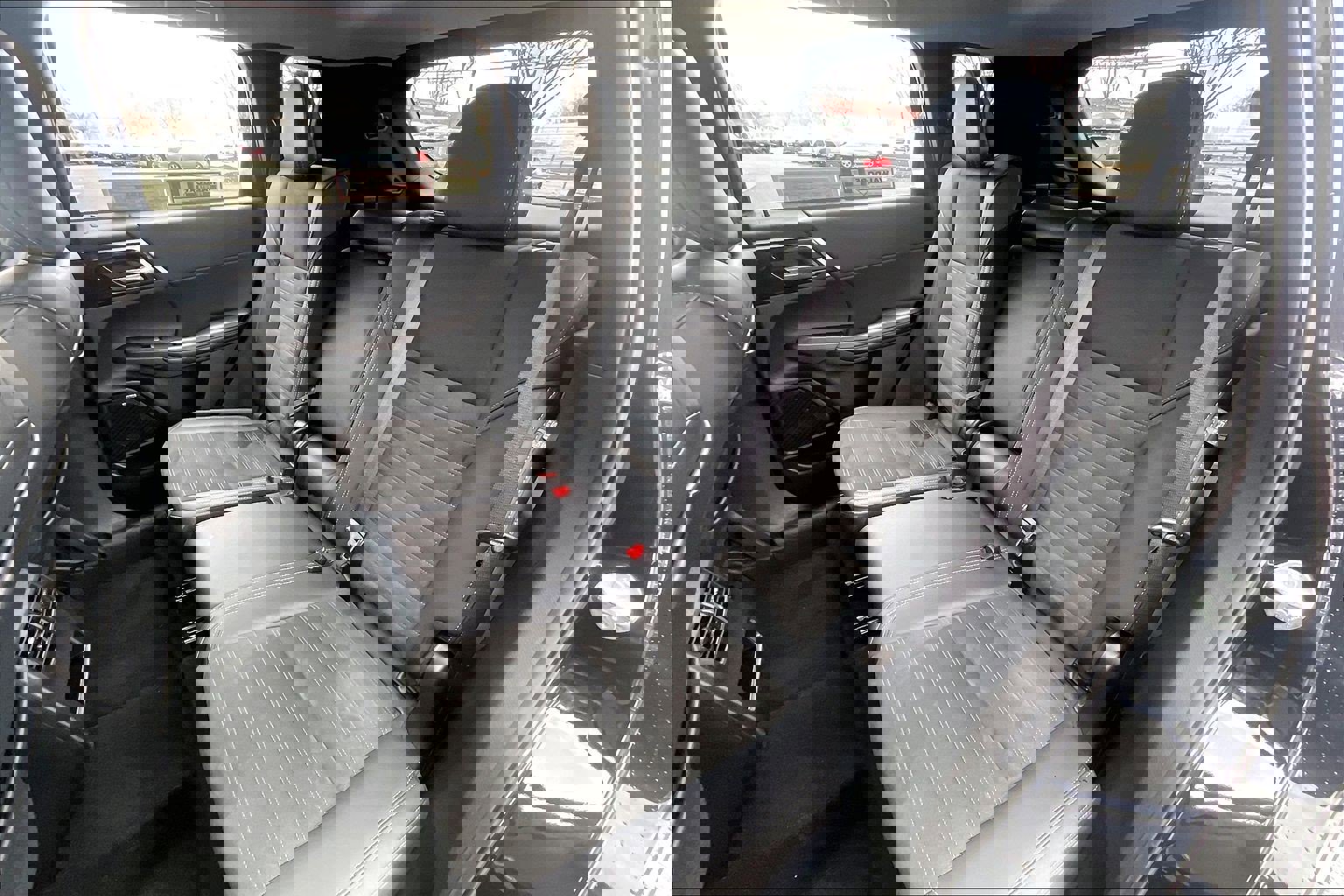 Used 2025 Mitsubishi Outlander SE image 30