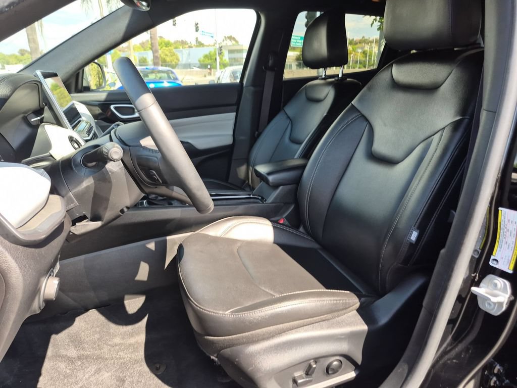 Used 2025 Jeep Compass Limited AWD/4WD image 25