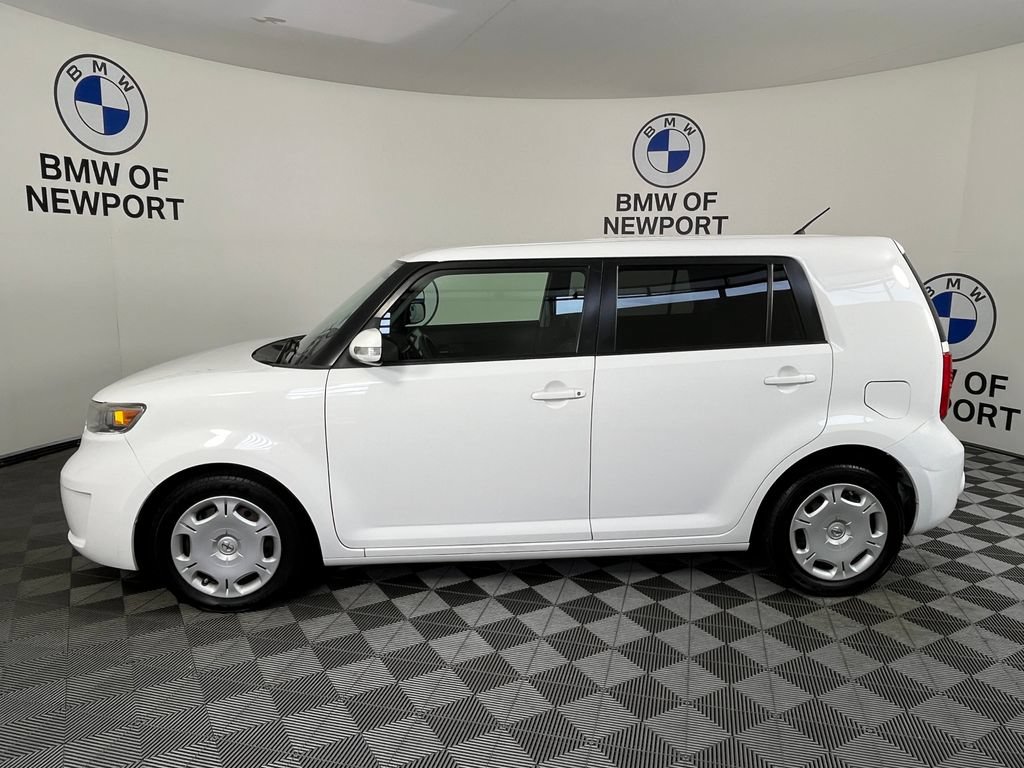 Used 2010 Scion xB FWD image 12
