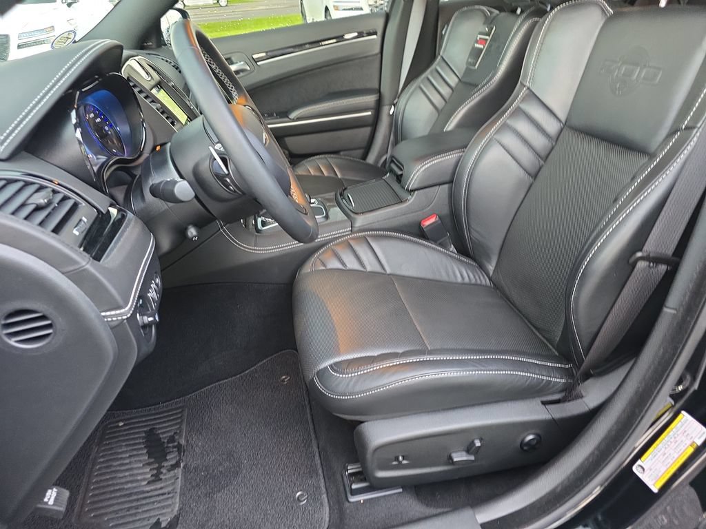 Used 2023 Chrysler 300 C RWD image 11