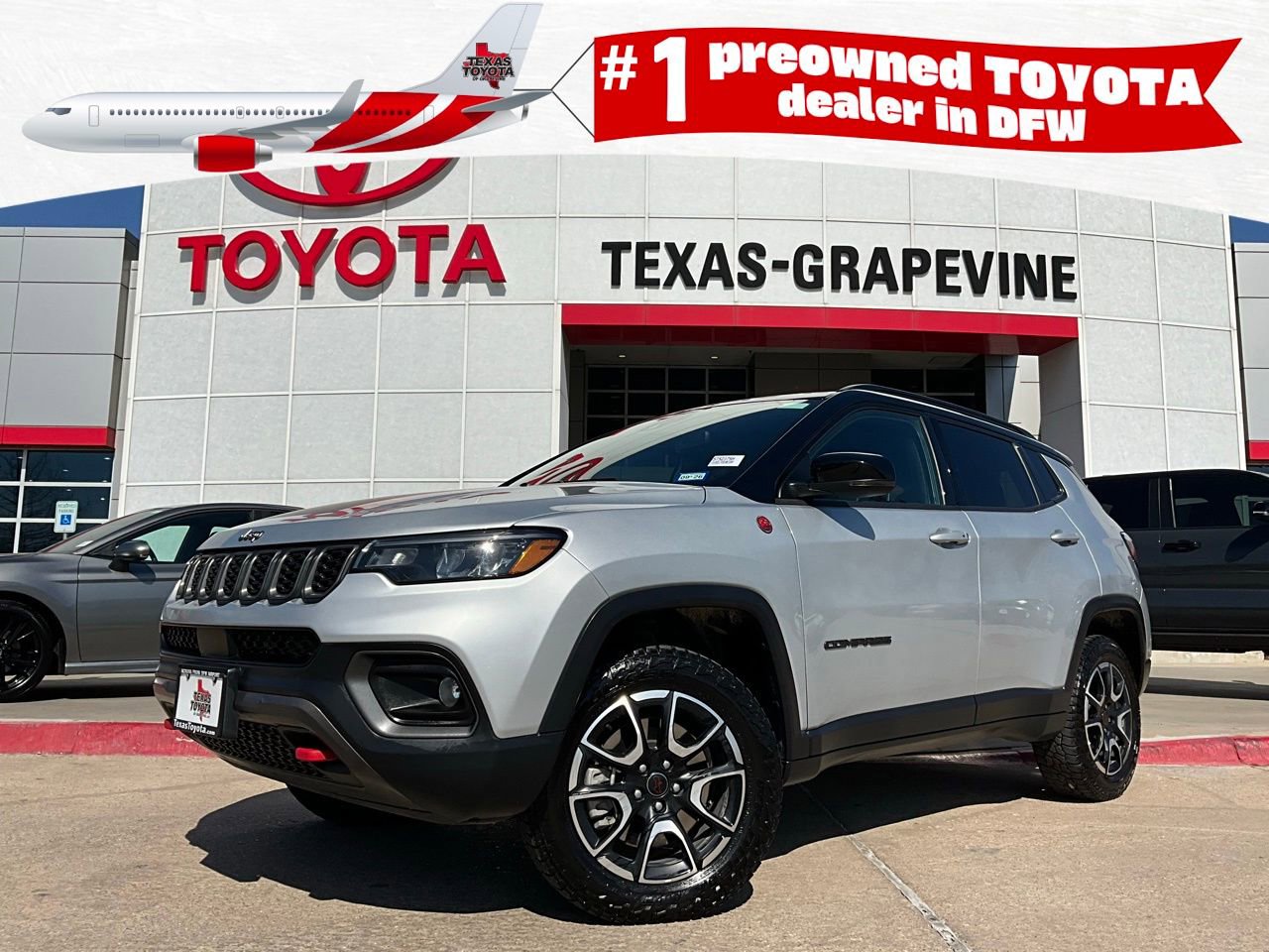 Used 2025 Jeep Compass Trailhawk image 1