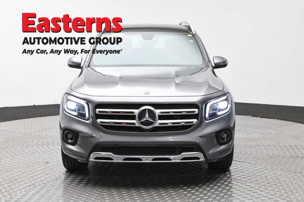 Used 2021 Mercedes-Benz GLB 250 4MATIC w/ Premium Package image 2