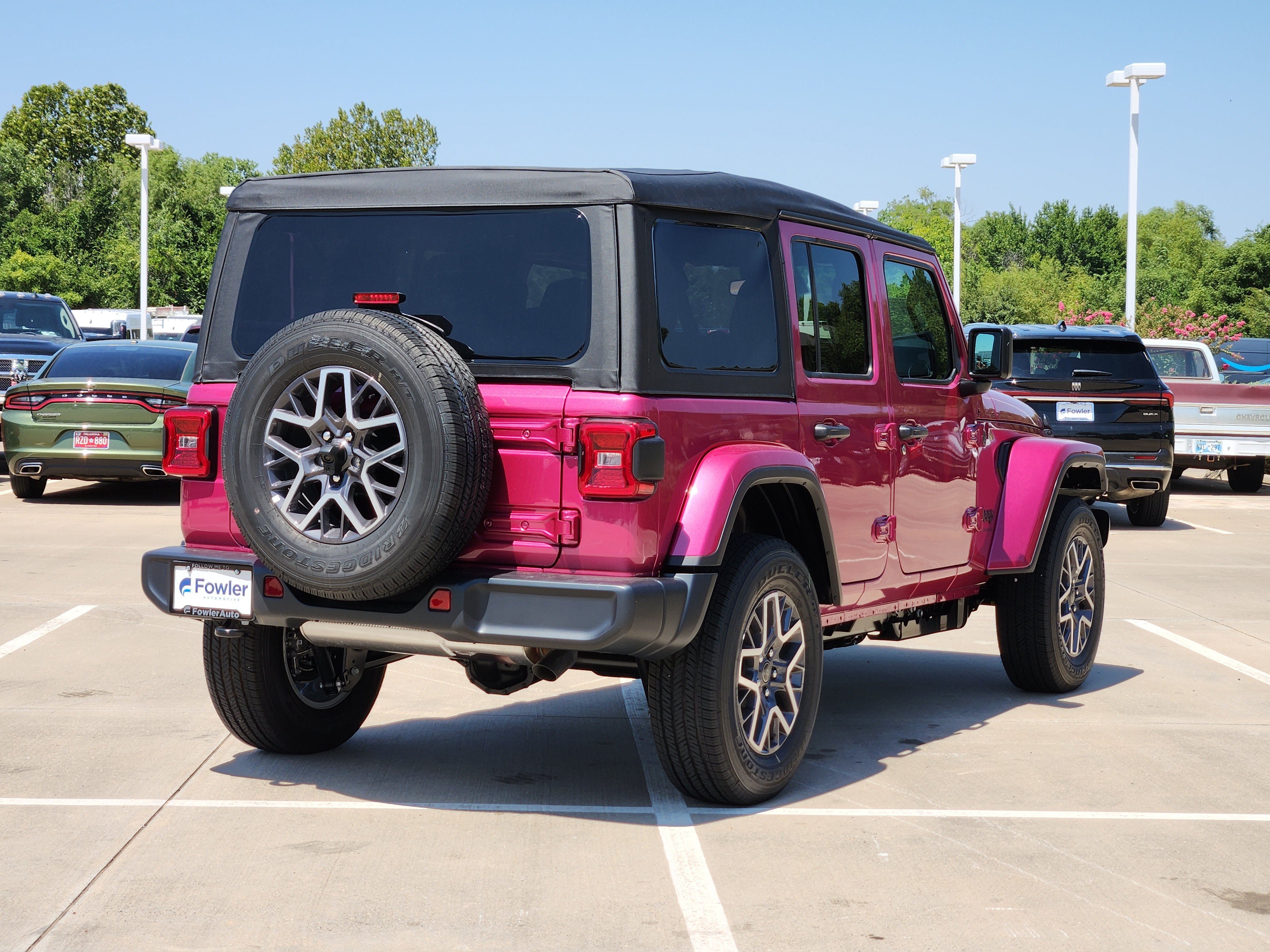 New 2026 Jeep Wrangler Unlimited Sahara AWD/4WD image 4