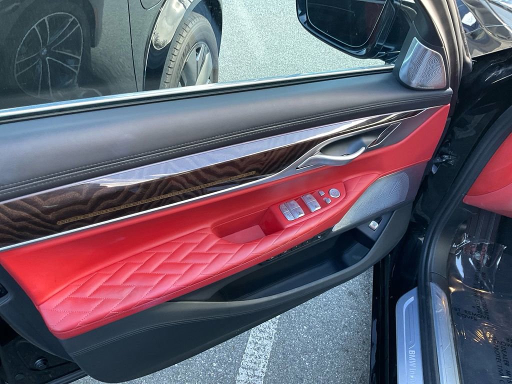 Used 2022 BMW 750i xDrive w/ Executive Package image 12