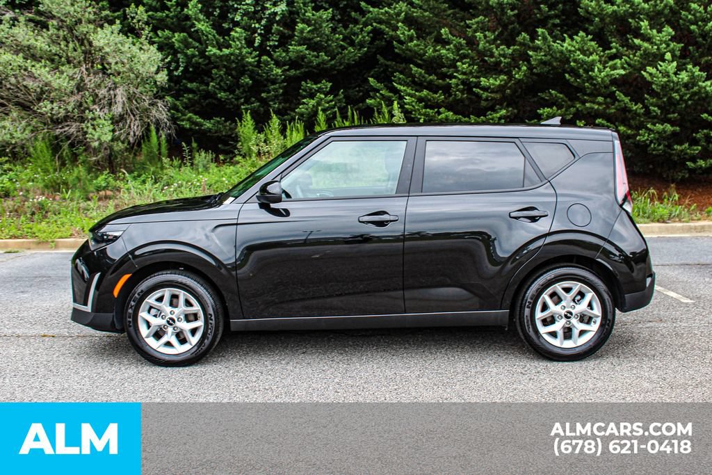 Used 2025 Kia Soul LX w/ LX Technology Package FWD image 7