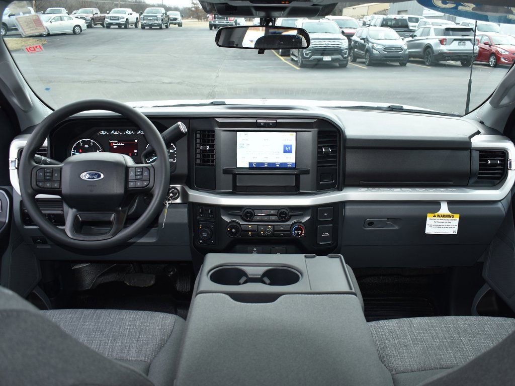 New 2025 Ford F250 XLT w/ FX4 Off-Road Package image 4