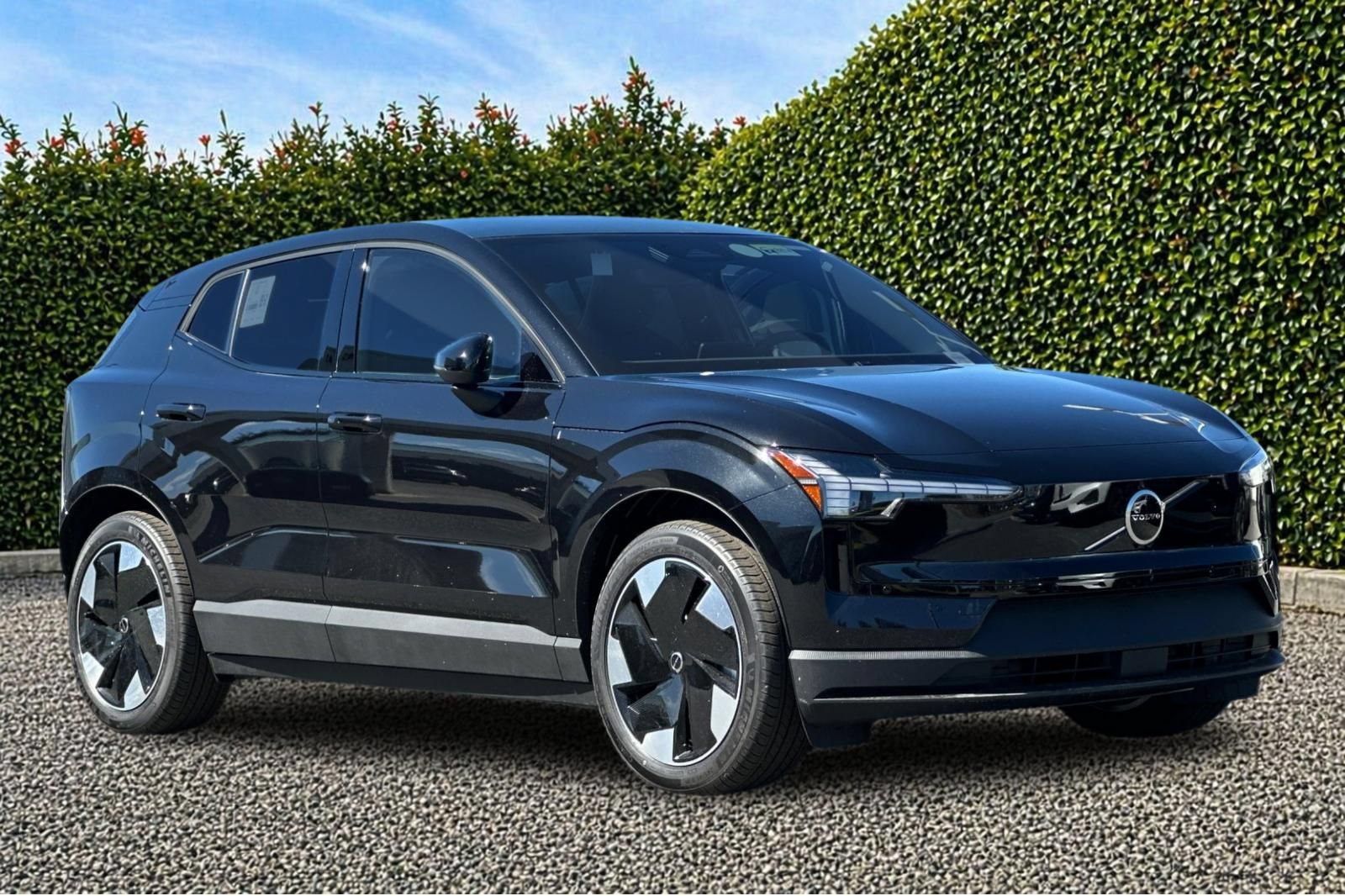 New 2025 Volvo EX30 Plus w/ Protection Package Premier AWD/4WD image 8