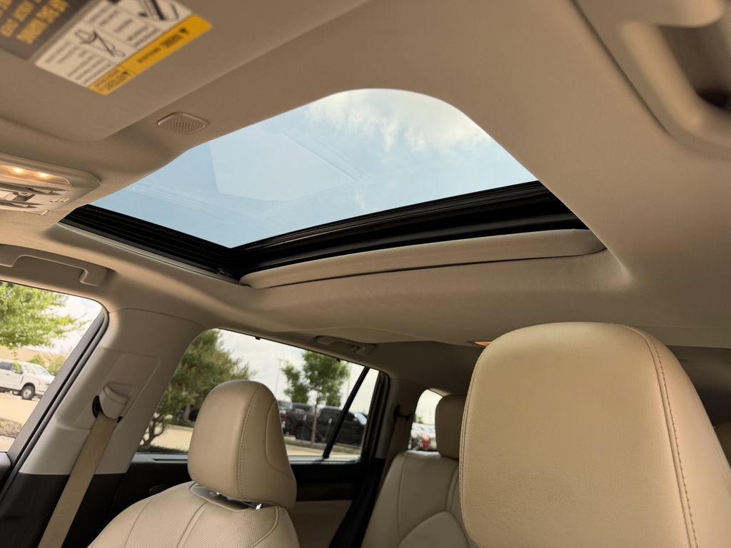 Used 2023 Toyota Highlander Limited FWD image 25