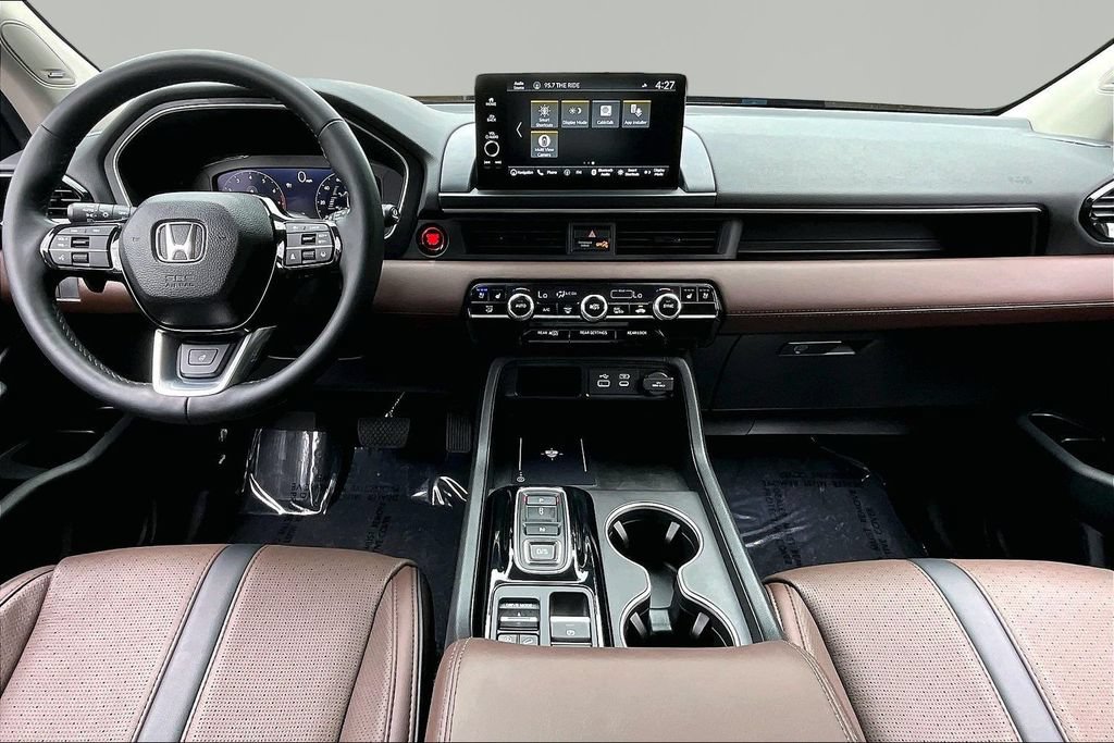 Used 2025 Honda Pilot Elite image 8