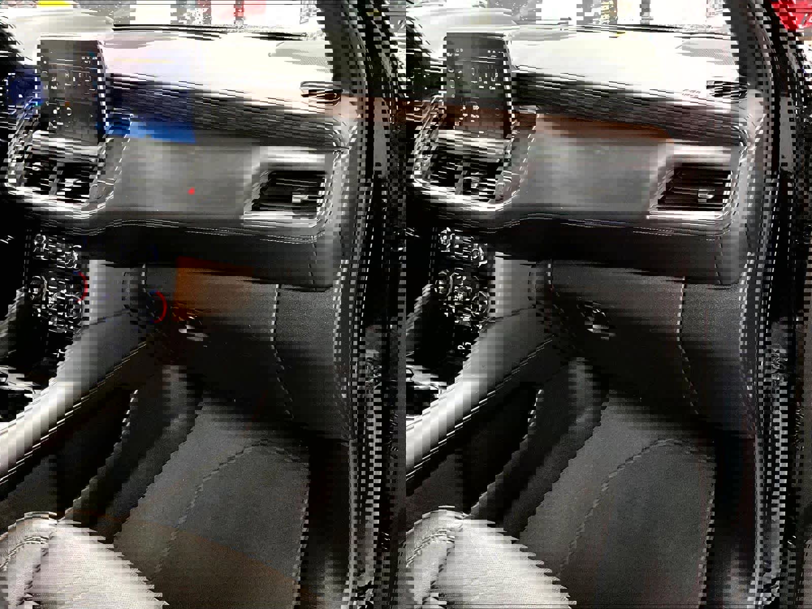 Certified 2023 Chevrolet Suburban High Country image 13