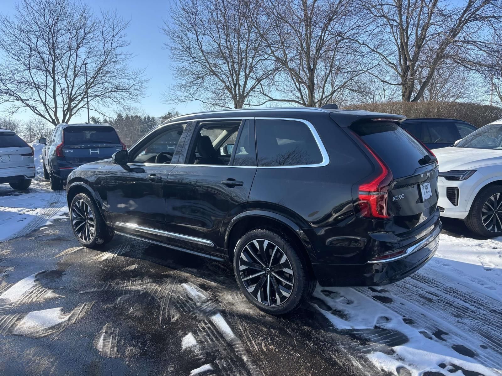 New 2026 Volvo XC90 B6 Ultra w/ Protection Package image 5