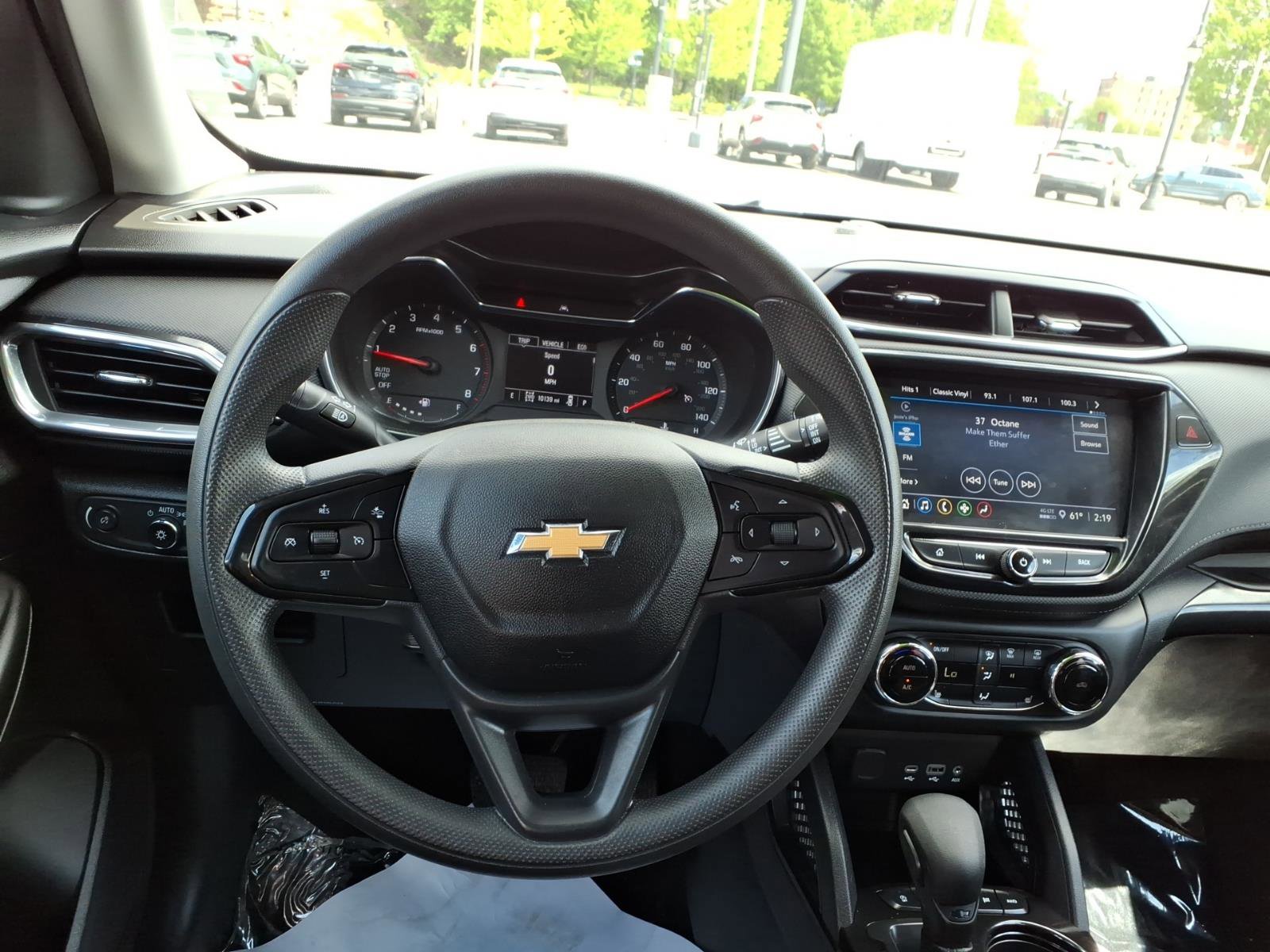 Used 2023 Chevrolet TrailBlazer LT w/ Convenience Package AWD/4WD image 17