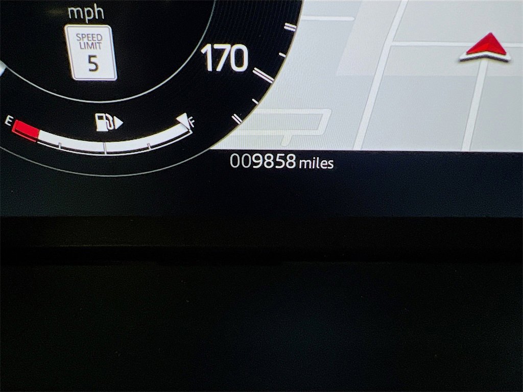 Used 2025 Land Rover Discovery Sport S image 12