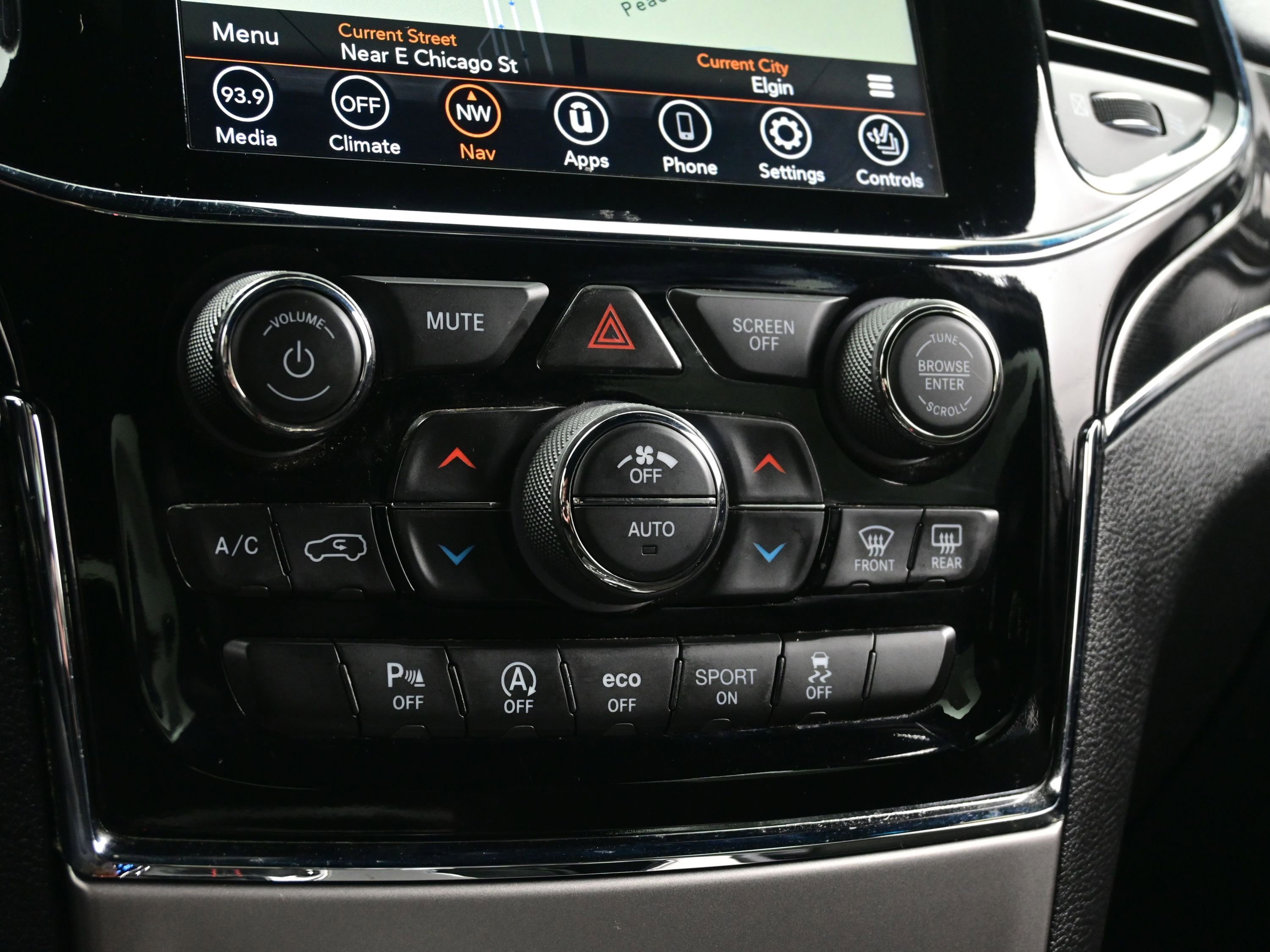 Used 2020 Jeep Grand Cherokee Trailhawk AWD/4WD image 21