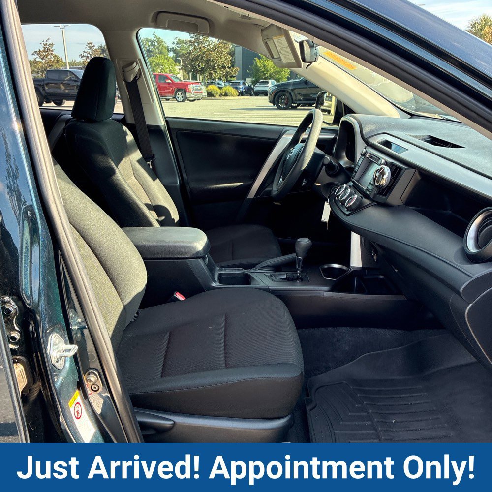 Used 2017 Toyota RAV4 LE FWD image 10