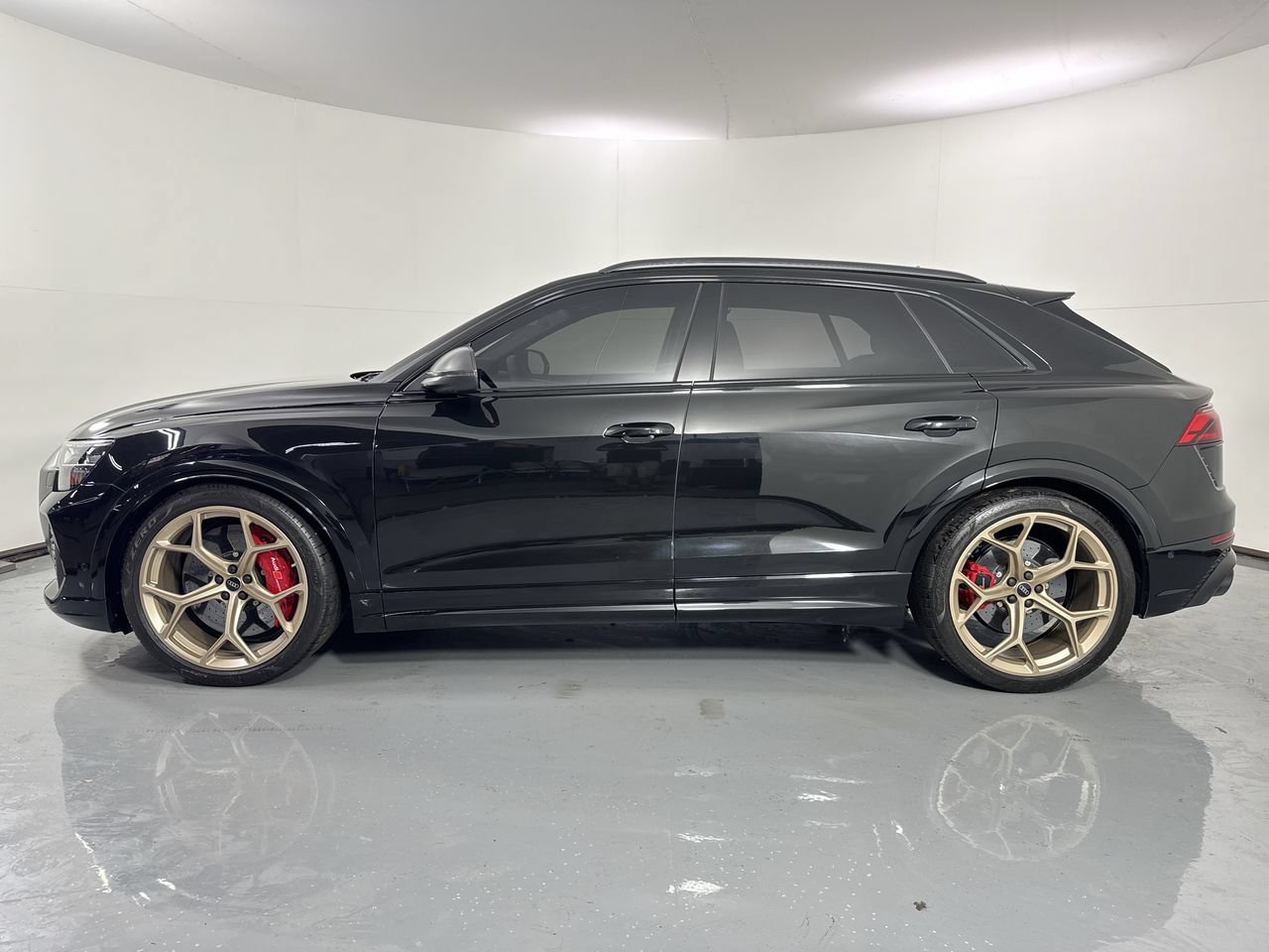 Used 2025 Audi RS Q8 performance w/ Matte Carbon Package AWD/4WD image 30