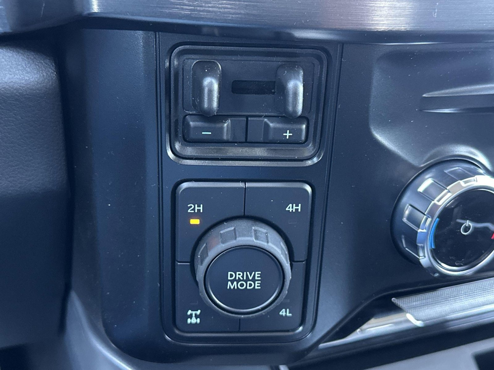 New 2025 Ford F250 Lariat w/ Lariat Ultimate Package image 27