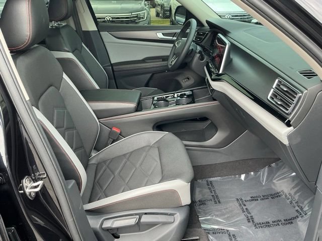 Used 2024 Volkswagen Atlas Peak Edition SE AWD/4WD image 24