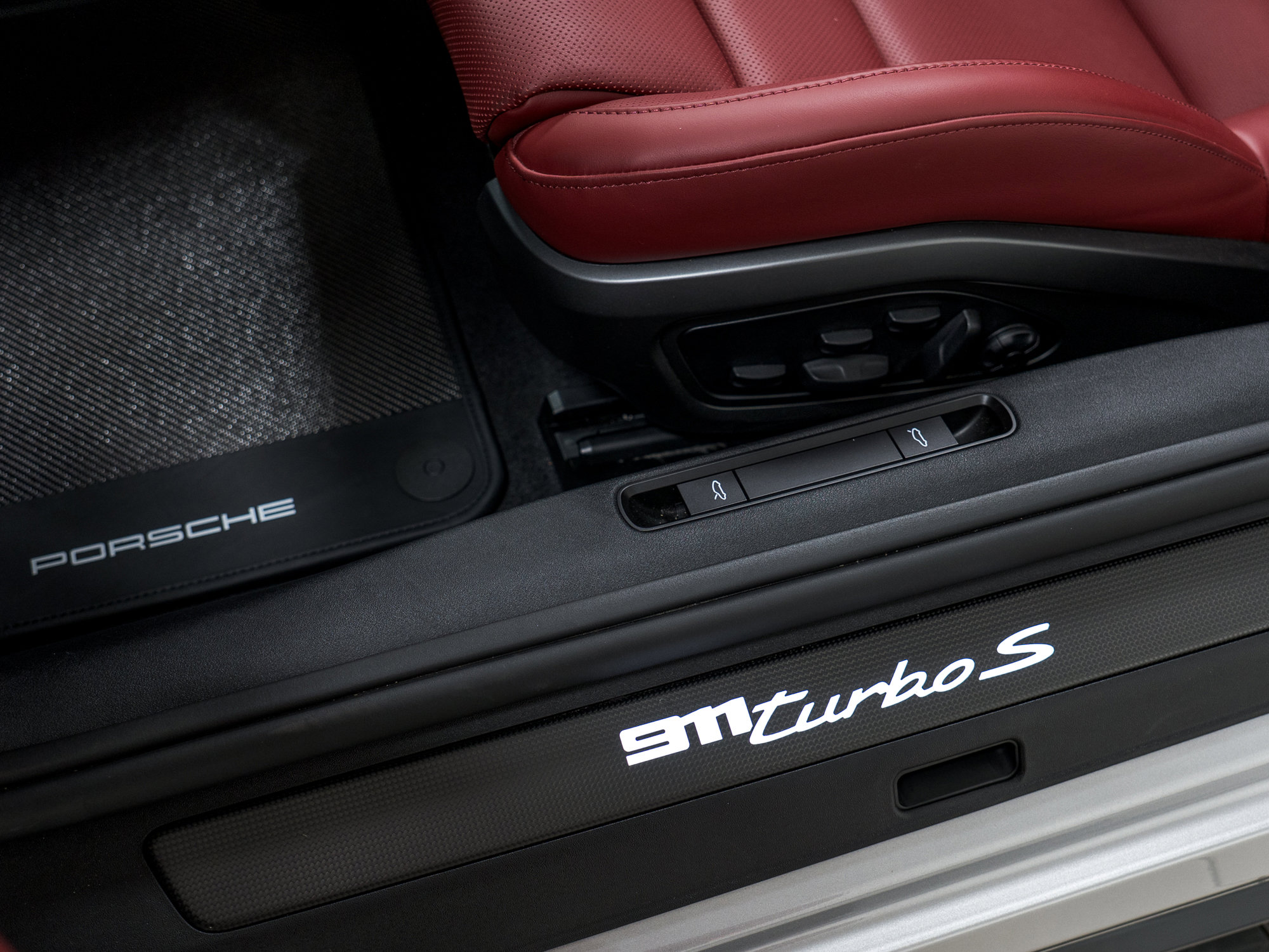 Certified 2024 Porsche 911 Turbo S image 16