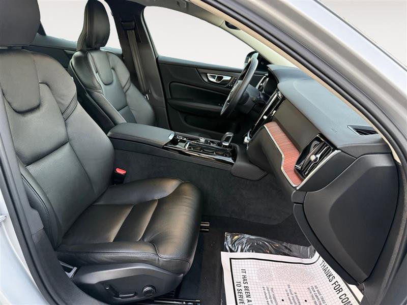 Used 2023 Volvo S60 T8 Plus image 16