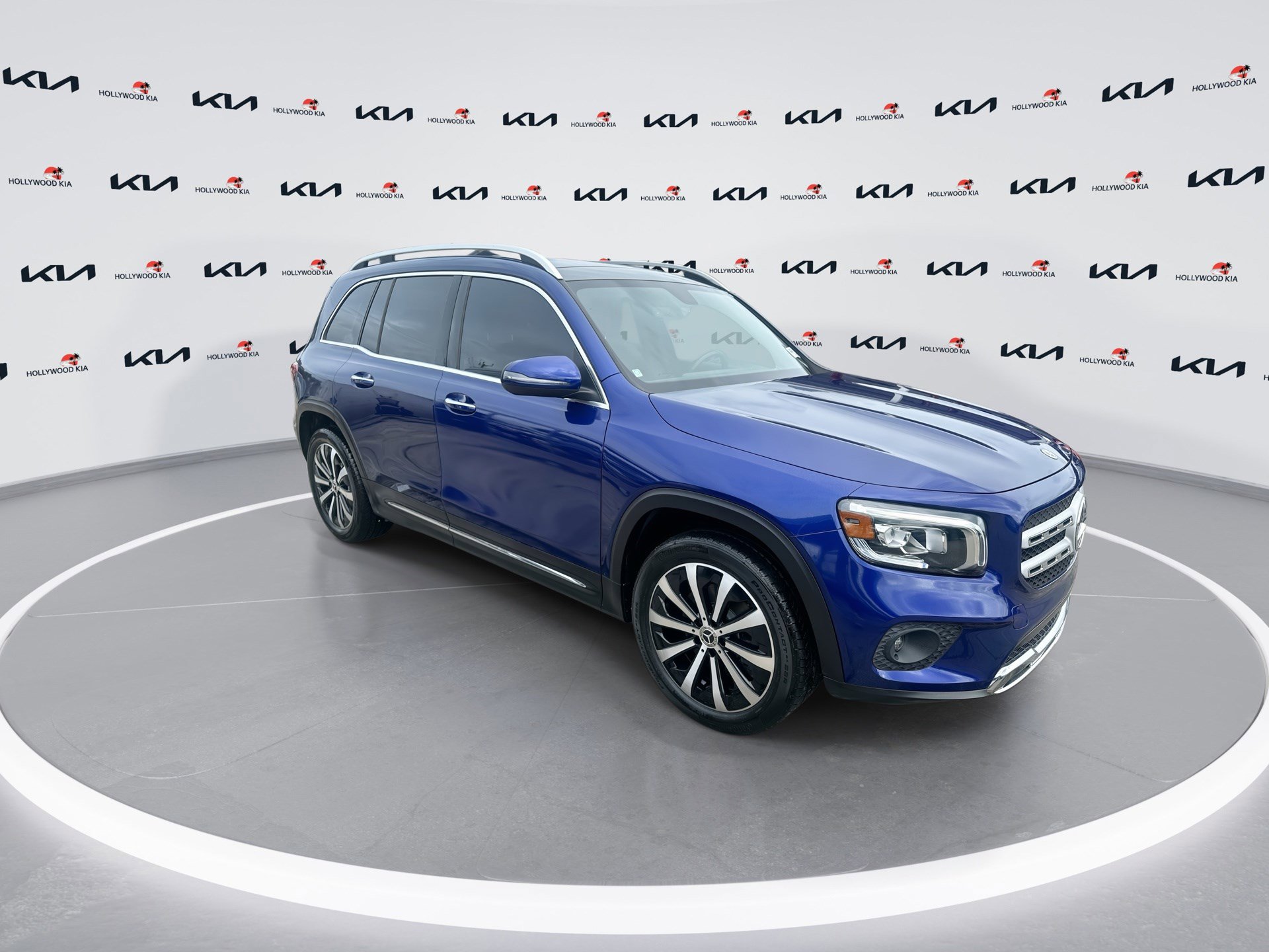 Used 2022 Mercedes-Benz GLB 250 image 2