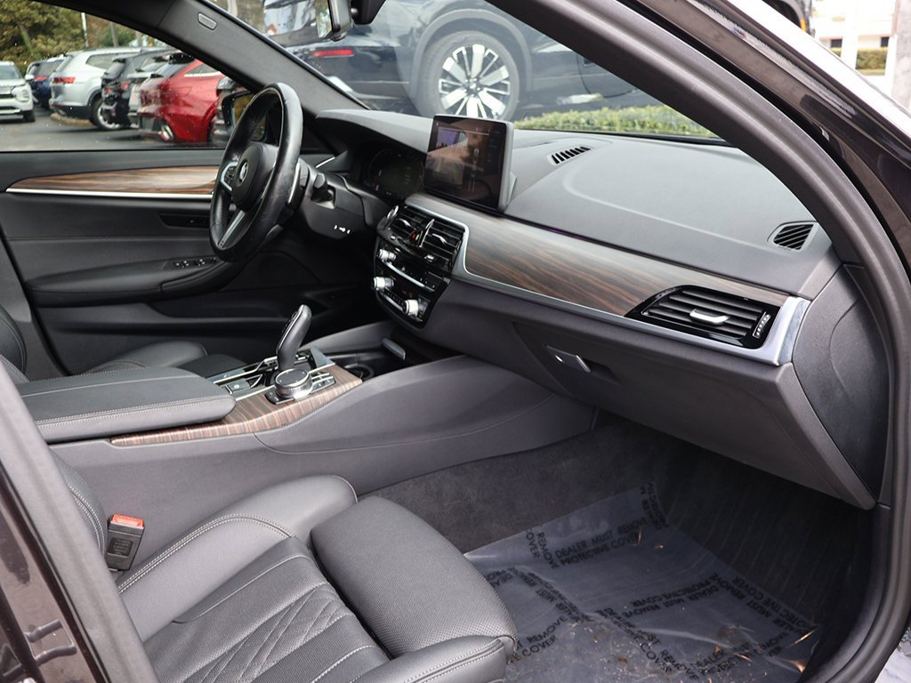 Used 2023 BMW 540i w/ M Sport Package image 28