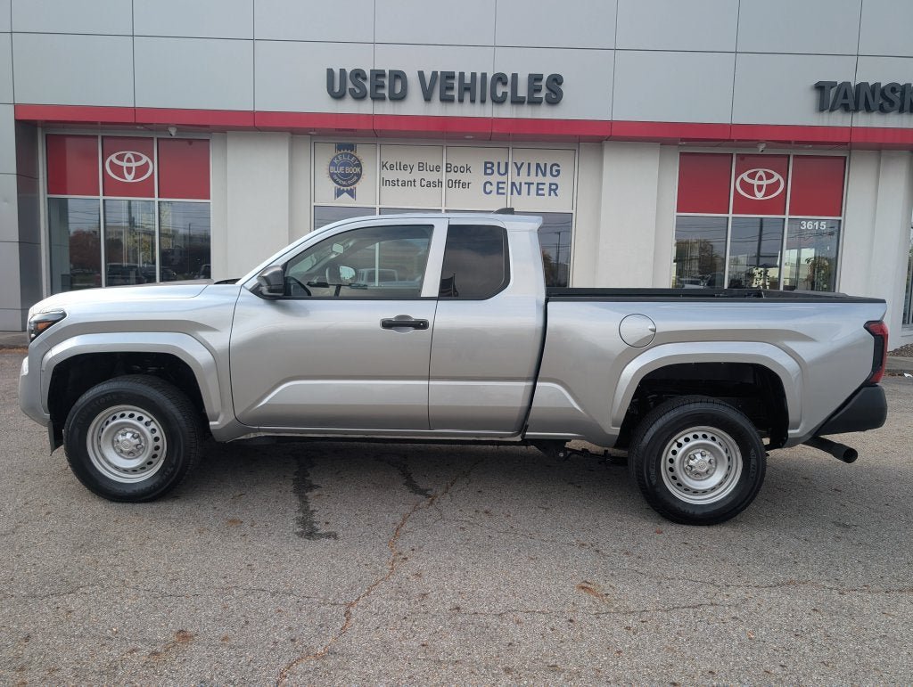 Certified 2025 Toyota Tacoma SR w/ Towing Package AWD/4WD image 4