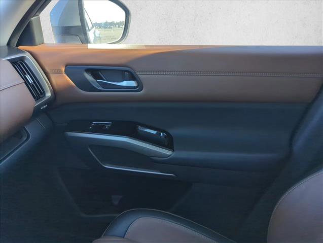 Used 2022 Nissan Pathfinder Platinum w/ Cargo Package image 24