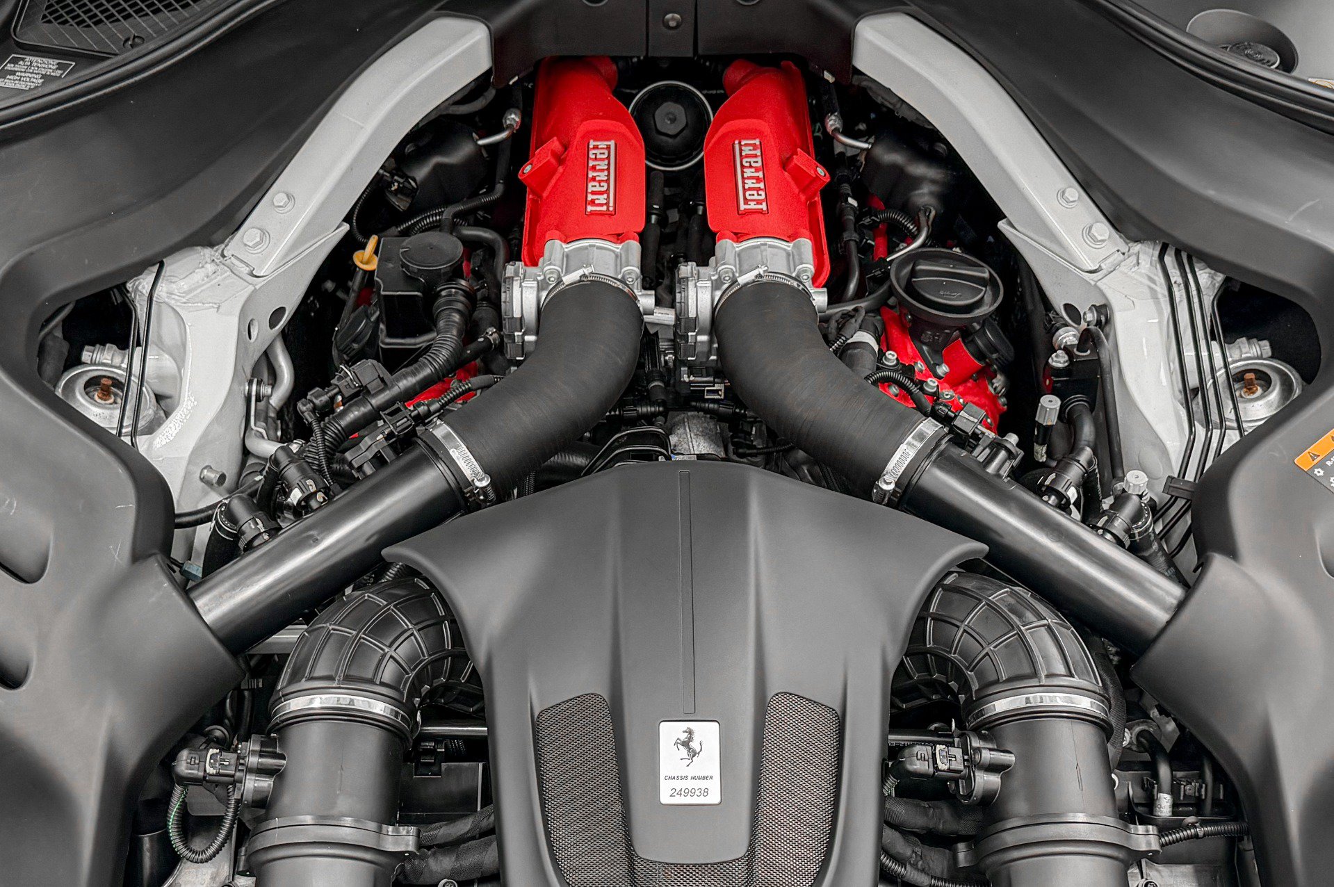 Used 2020 Ferrari Portofino RWD image 12