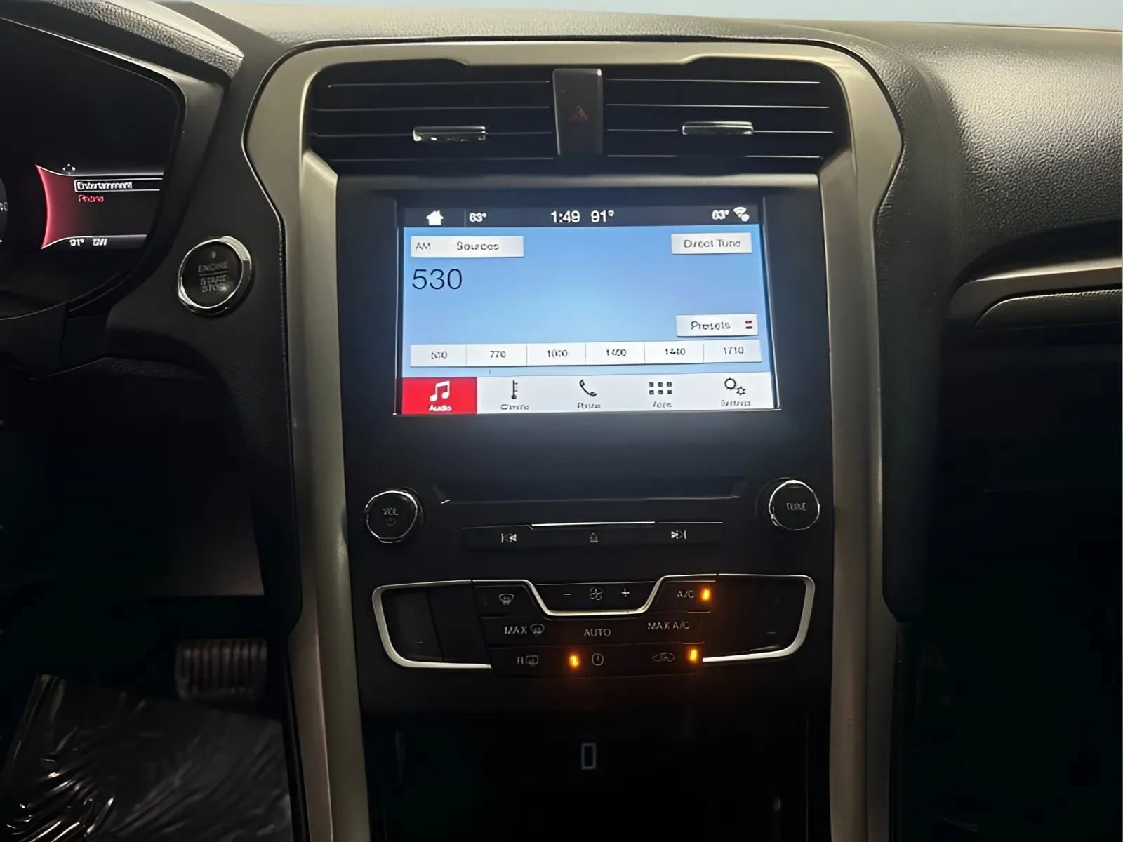 Used 2018 Ford Fusion SE w/ Fusion SE Technology Package FWD image 19