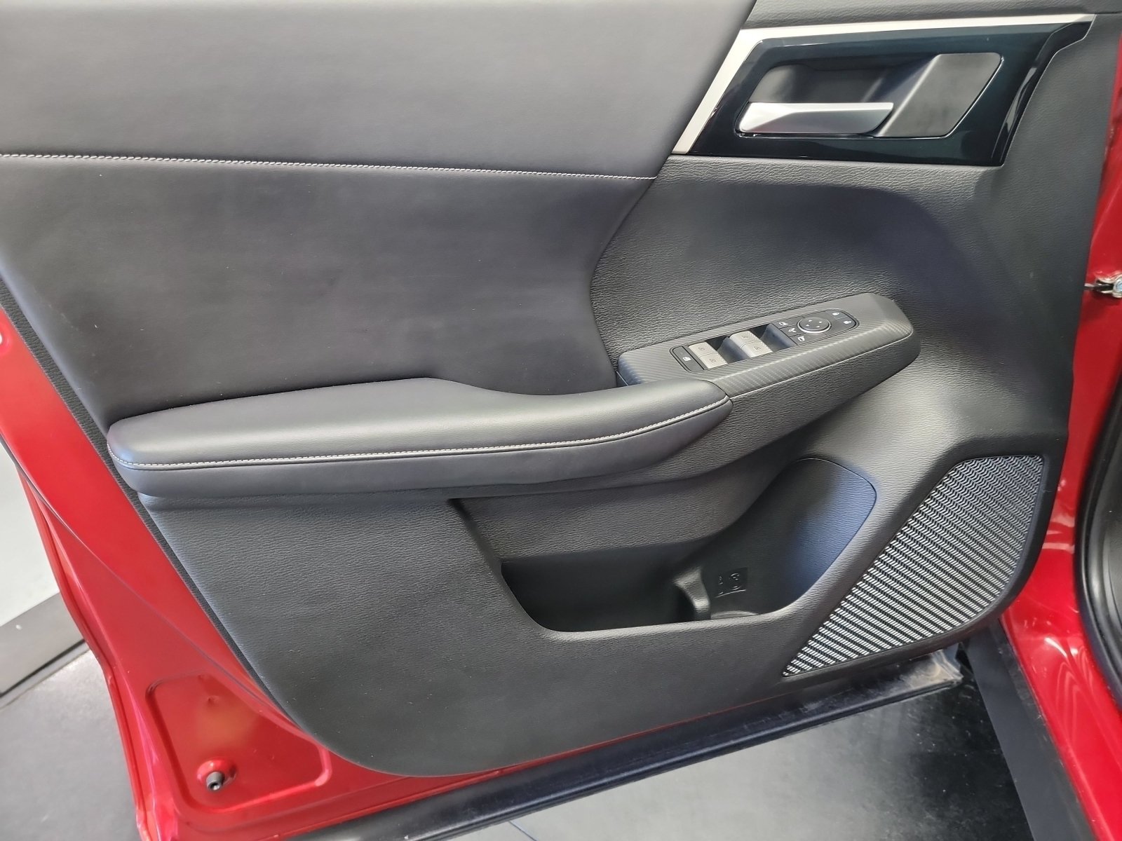 Used 2023 Mitsubishi Outlander SE AWD/4WD image 13