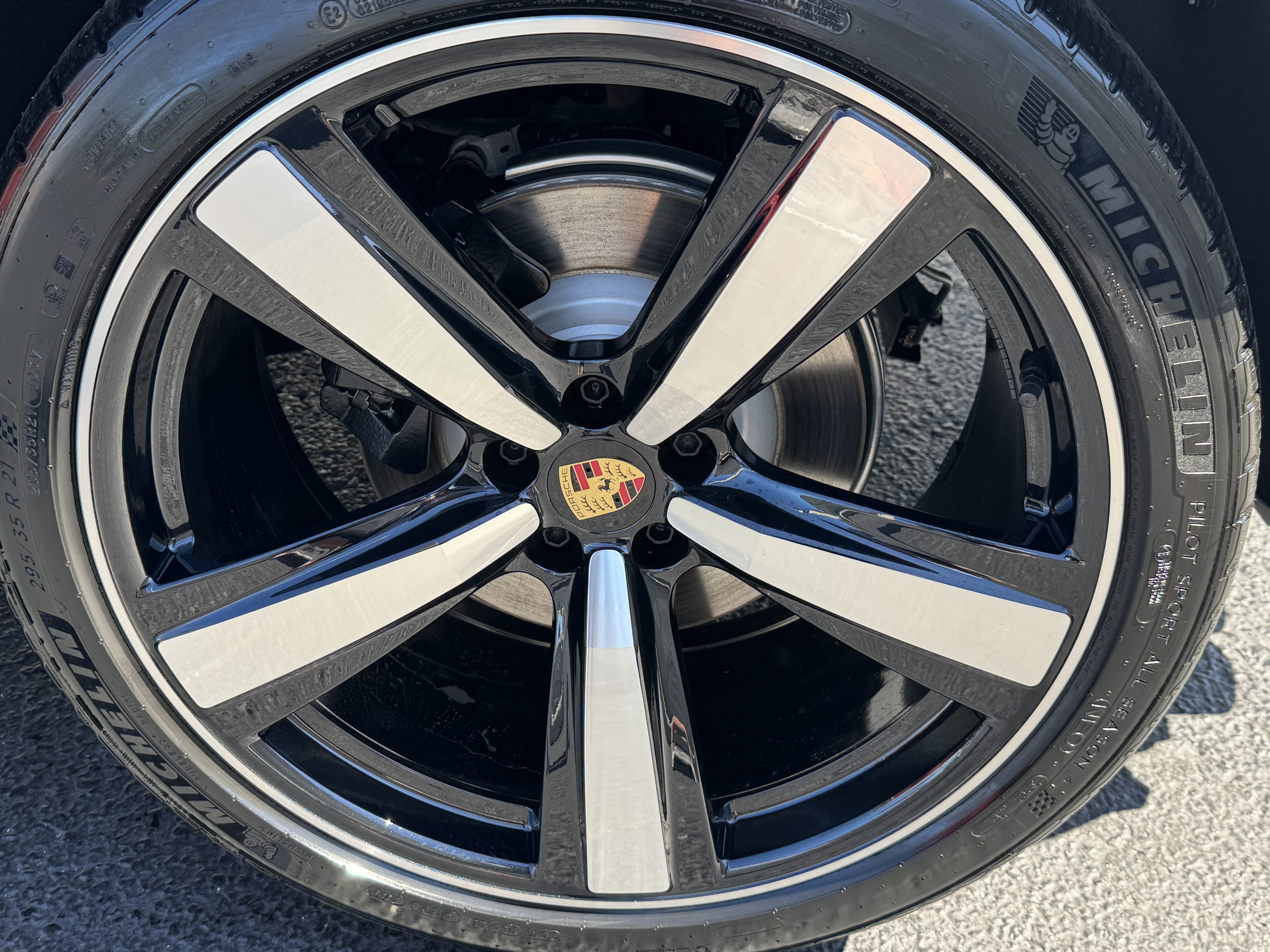 New 2026 Porsche Macan image 9
