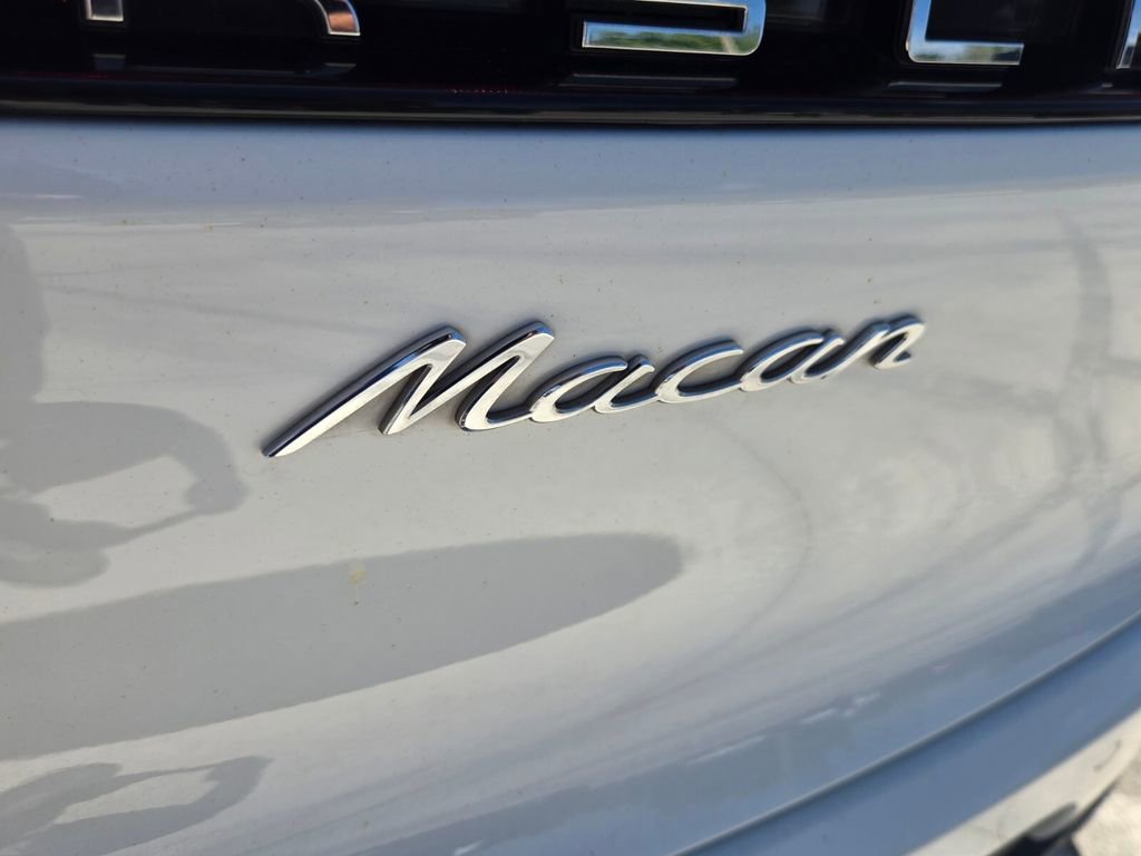 Used 2020 Porsche Macan AWD/4WD image 14