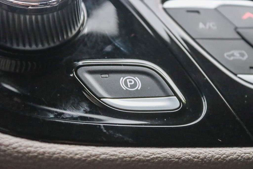 Used 2024 Chrysler Pacifica Select image 33