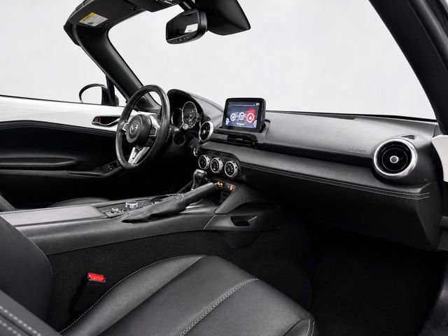 Used 2020 MAZDA MX-5 Miata RF Grand Touring RWD image 17