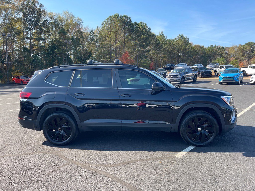 Used 2025 Volkswagen Atlas SE image 21