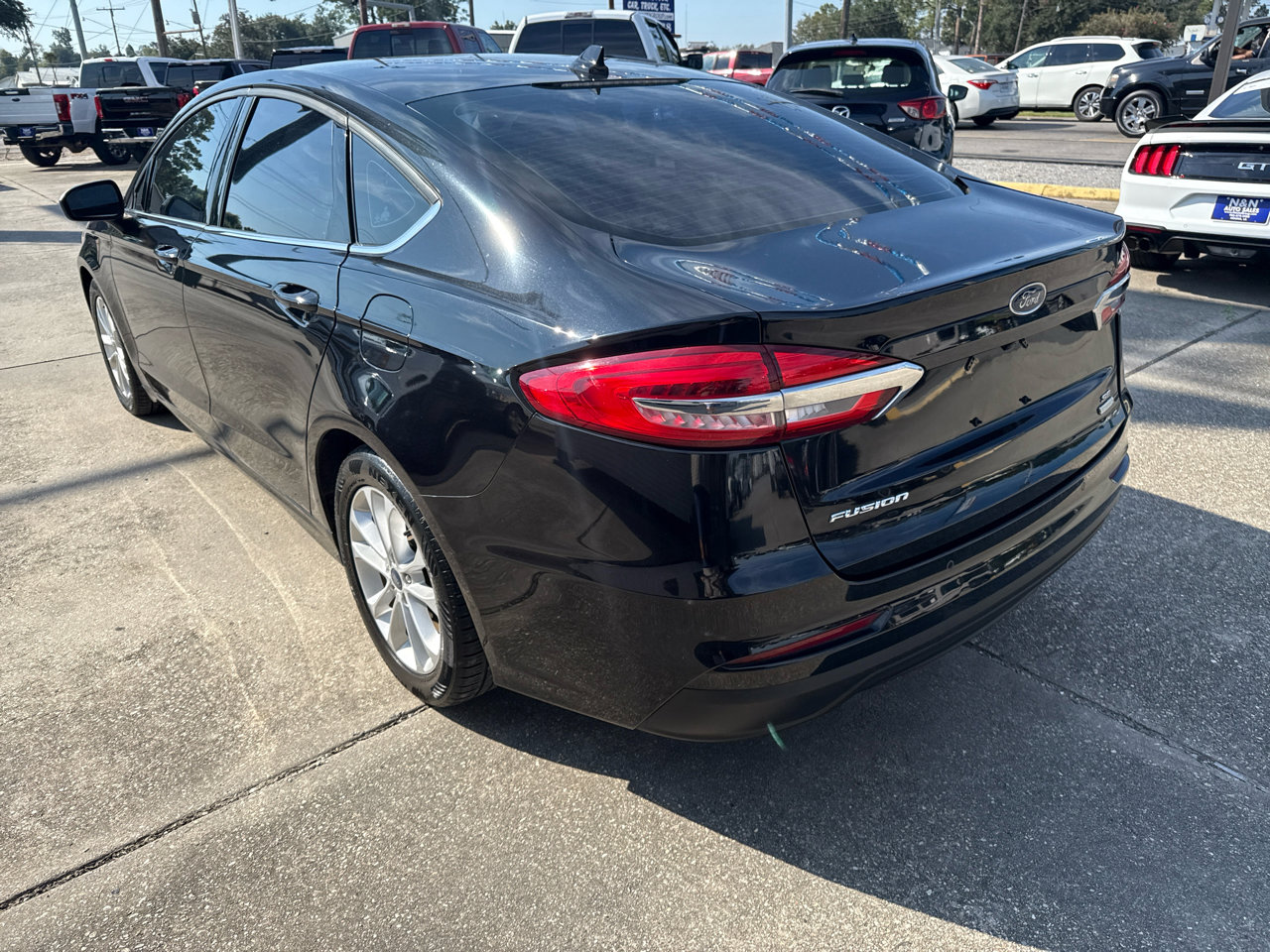 Used 2020 Ford Fusion SE image 5