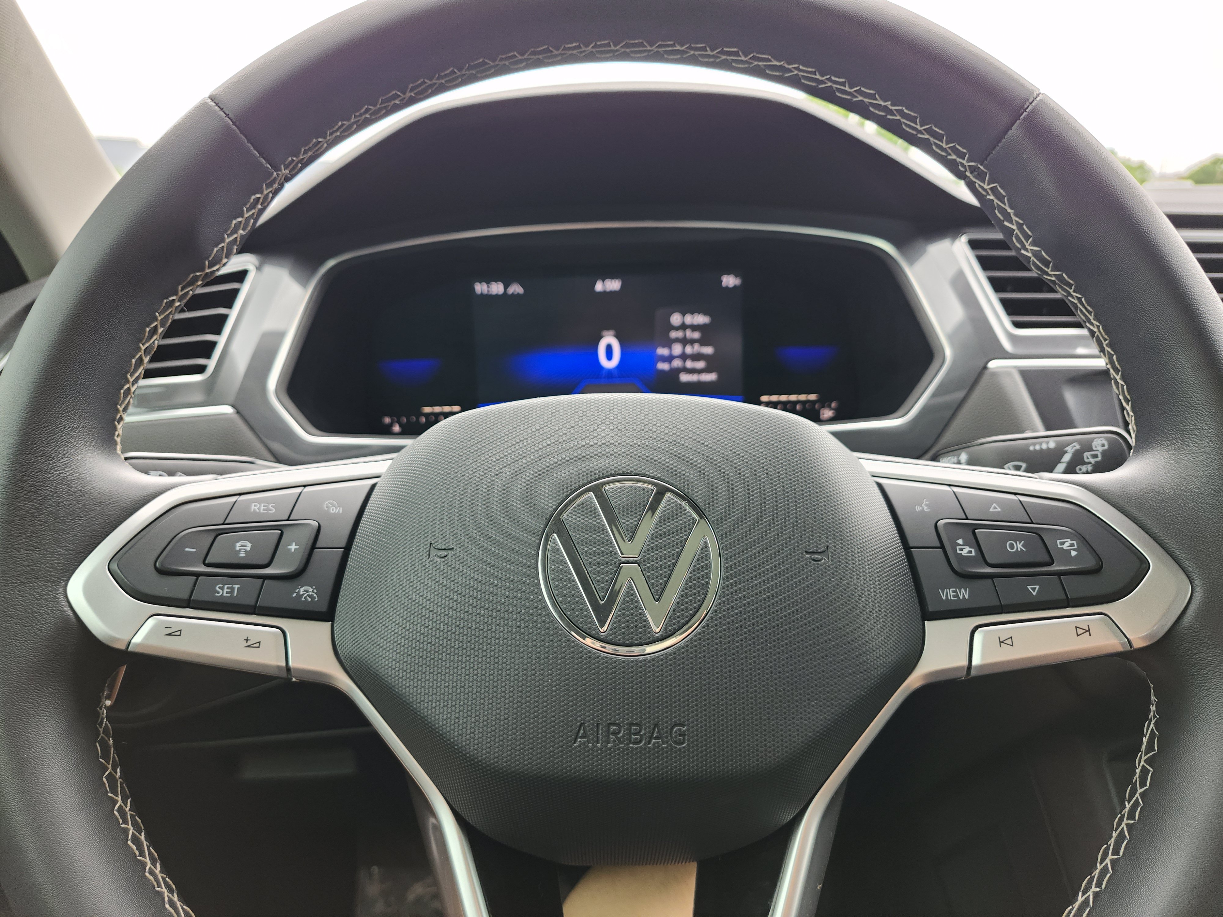 Used 2022 Volkswagen Tiguan SE AWD/4WD image 29