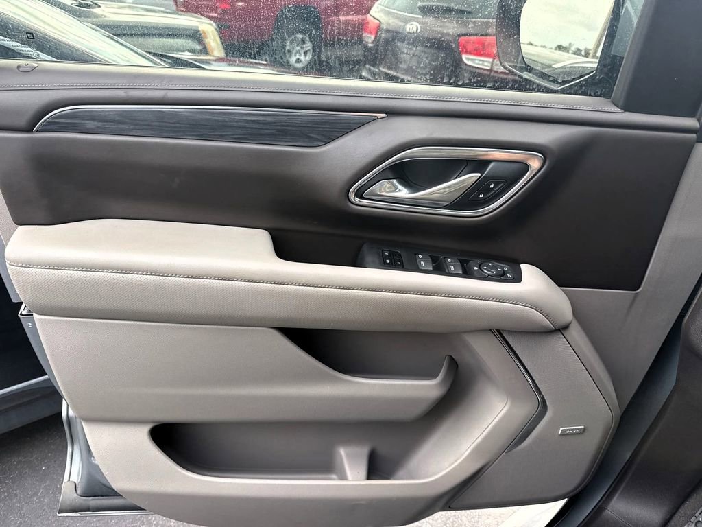 Used 2023 GMC Yukon SLT AWD/4WD image 14