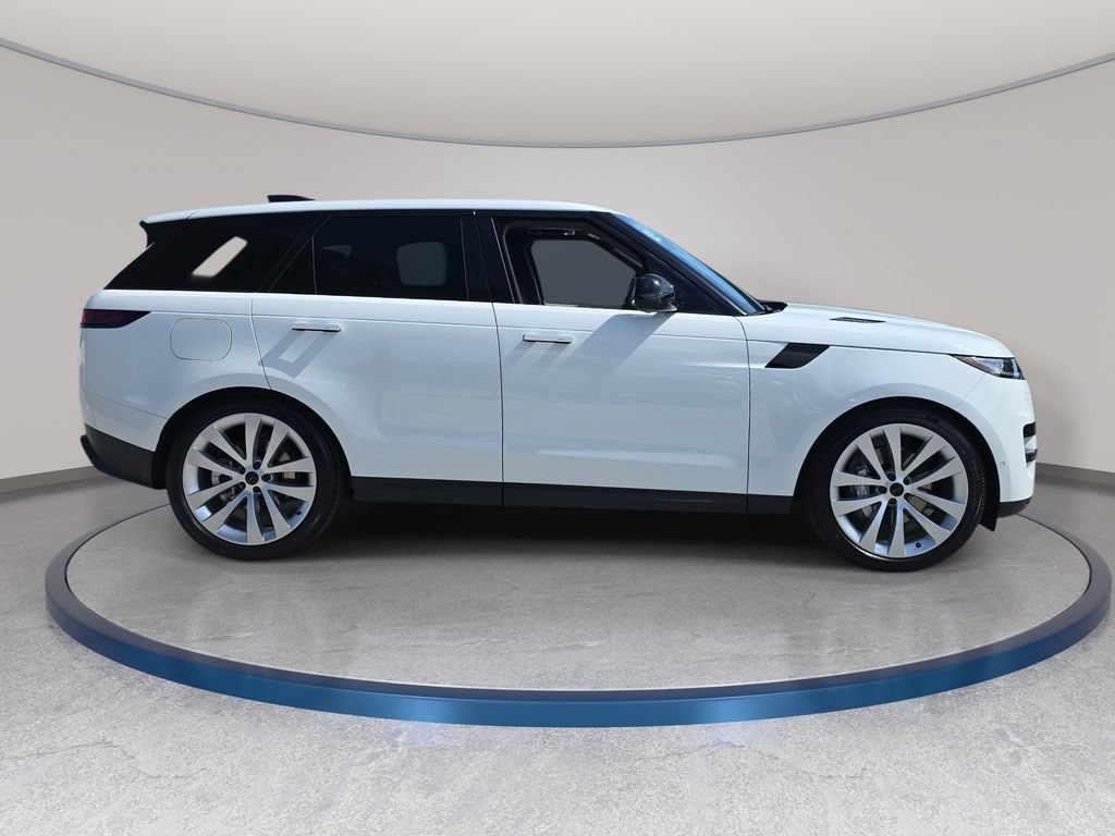 New 2027 Land Rover Range Rover Sport SE AWD/4WD image 4