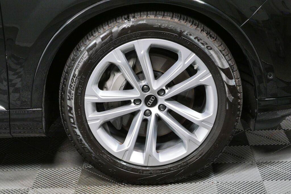 Used 2025 Audi Q7 3.0T Prestige AWD/4WD image 40