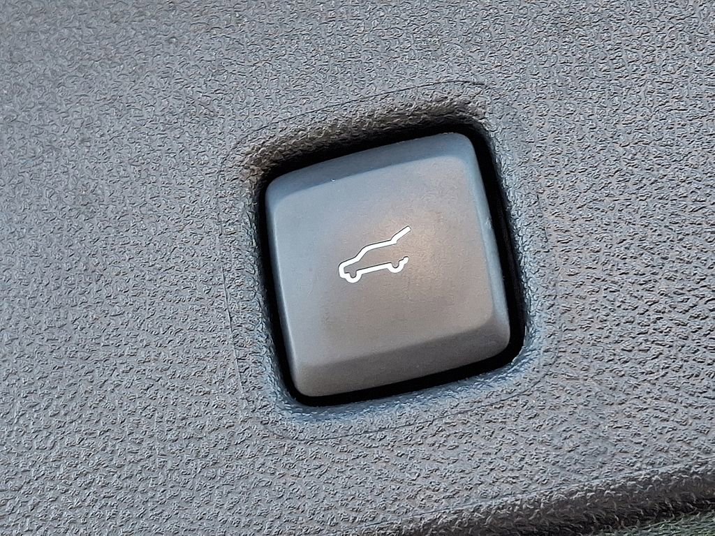 Used 2024 Ford Escape ST-Line image 30