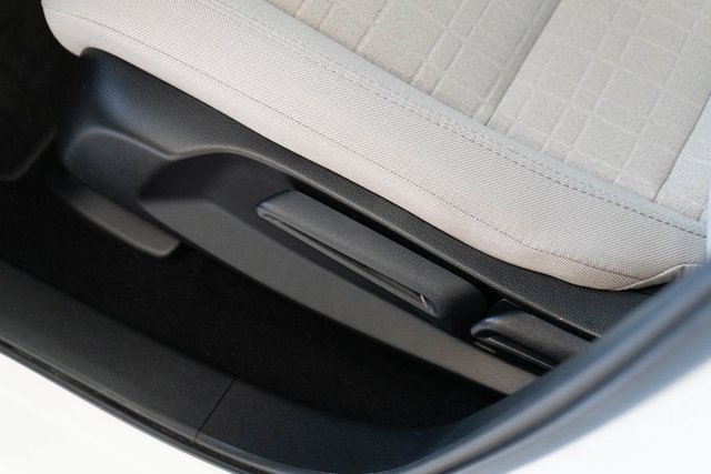 Certified 2025 Honda HR-V LX image 15