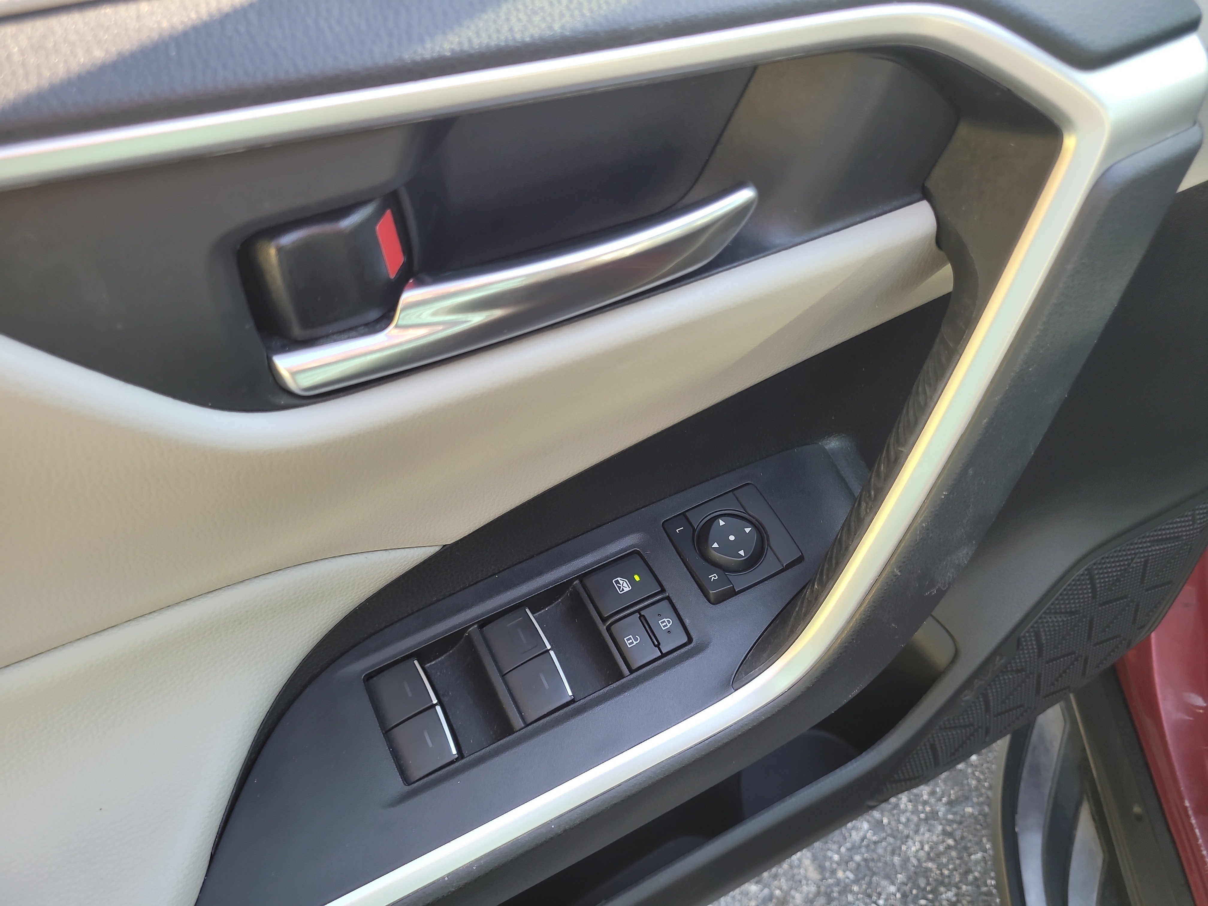 Certified 2023 Toyota RAV4 XLE Premium AWD/4WD image 19