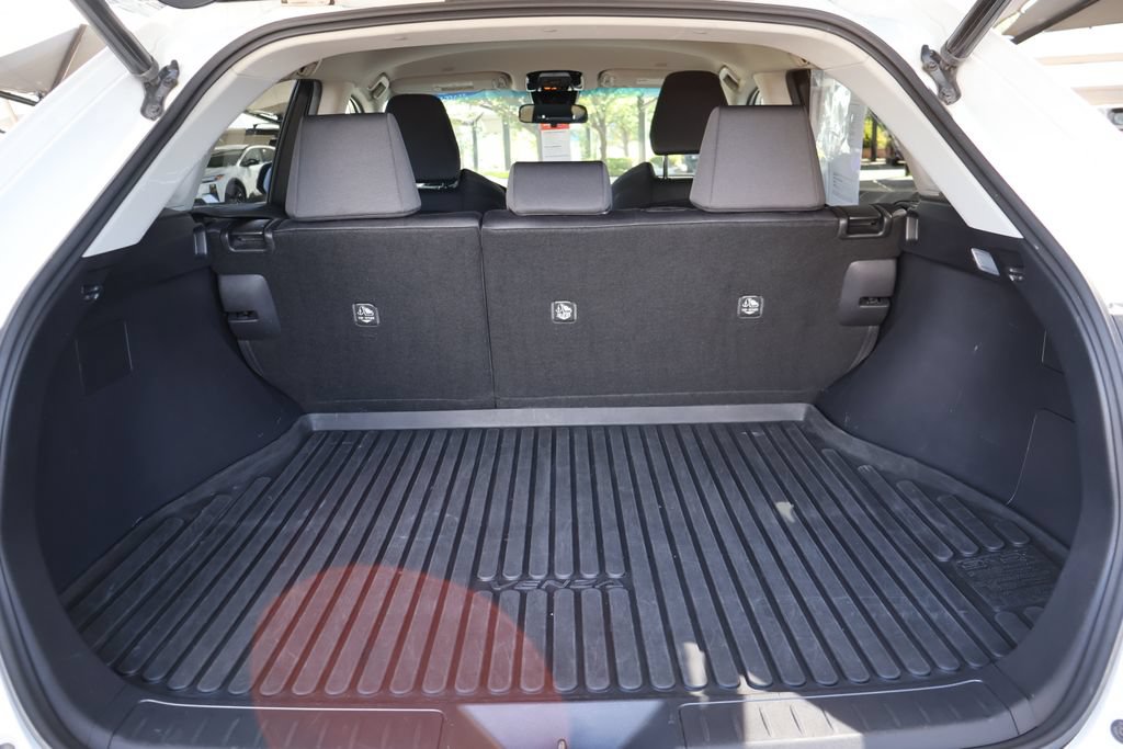 Used 2023 Toyota Venza LE AWD/4WD image 55