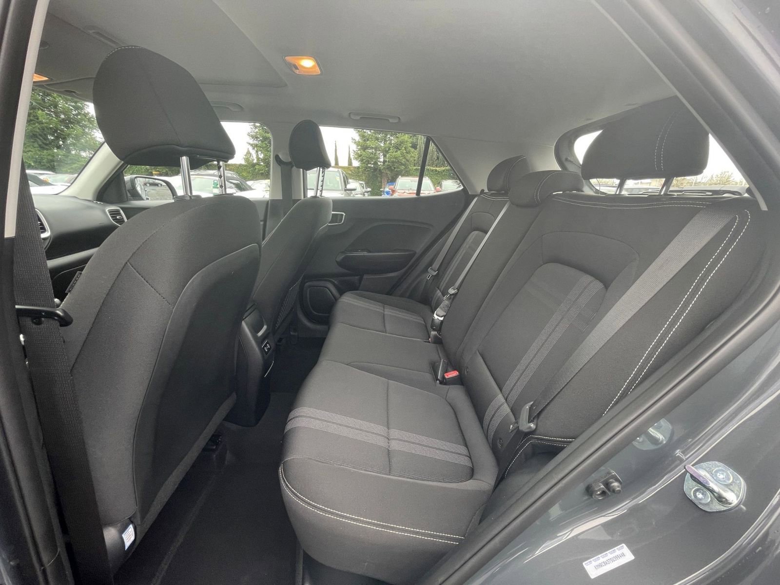 Used 2025 Hyundai Venue SEL image 21