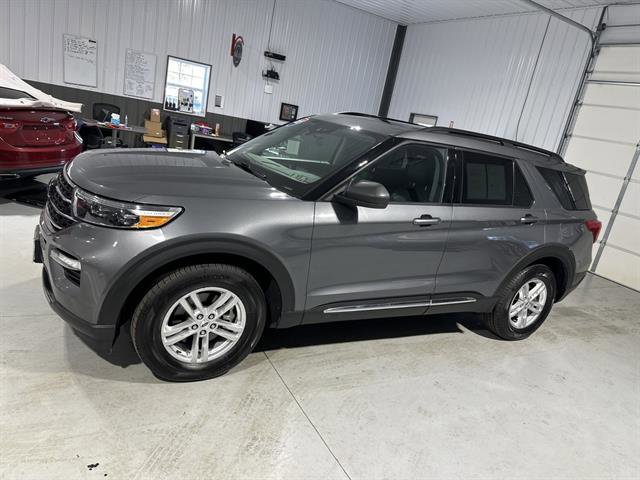 Used 2021 Ford Explorer XLT w/ Equipment Group 202A image 3