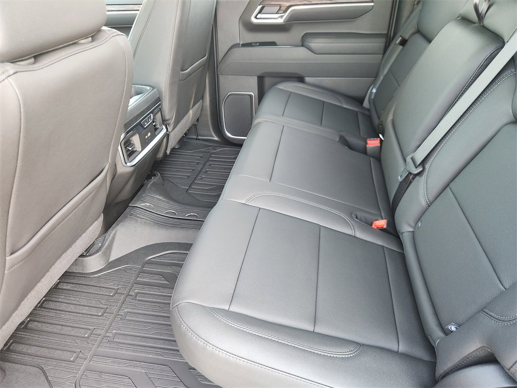 New 2026 GMC Sierra 1500 SLT image 19