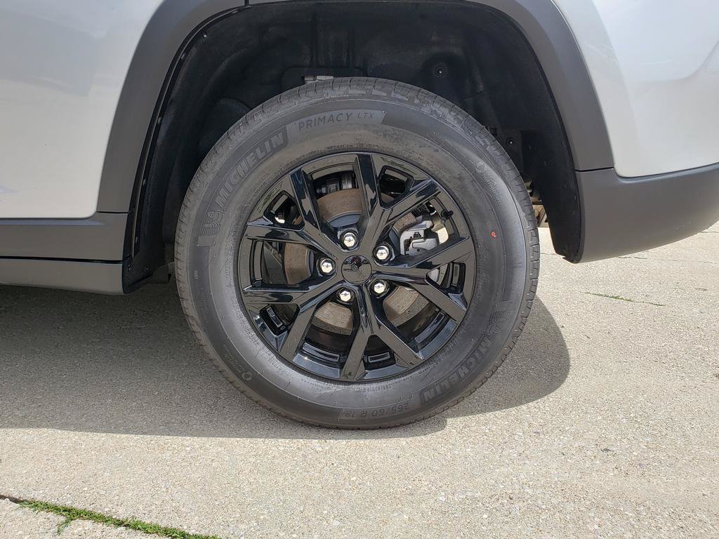 New 2025 Jeep Grand Cherokee 4WD image 11